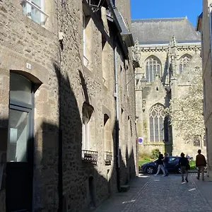 Entier Centre Historique Apartamento Dinan